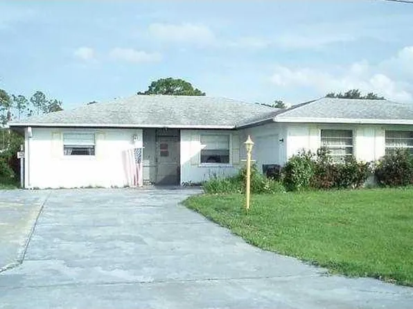 784 SE Atlantus Ave, Port Saint Lucie, FL 34983