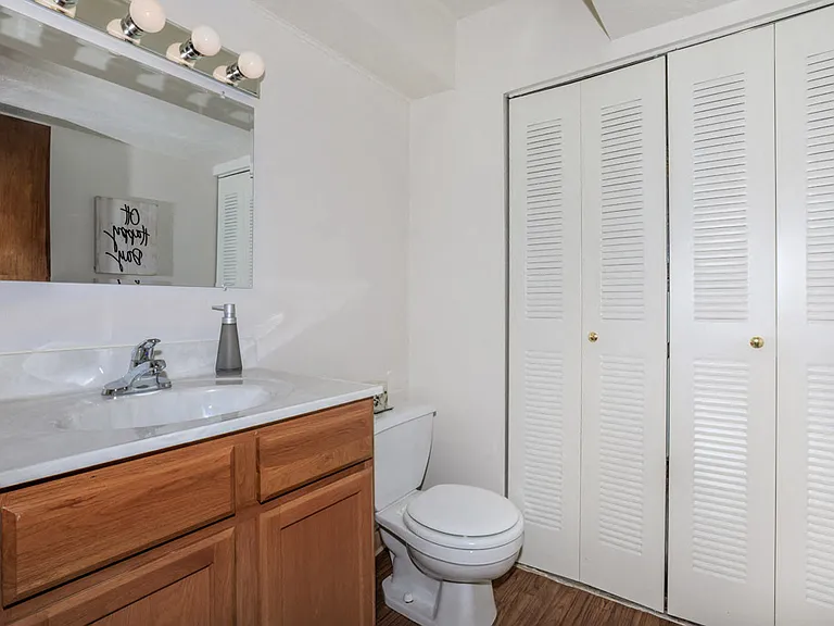 Sassafras Hill Apartments — Photo 31