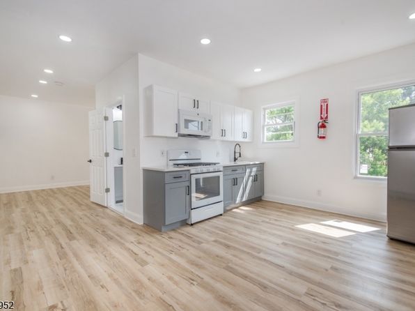 48 N York St APT 4