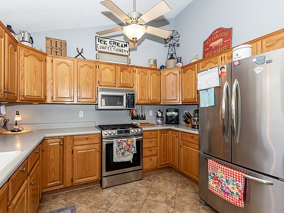 5th image of 2440 W 60th Pl