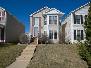 1760 Simms St, Aurora, IL 60504