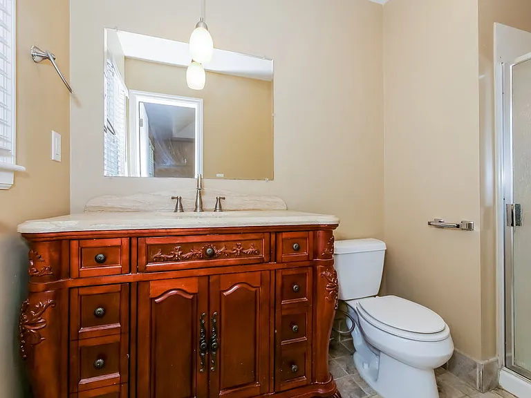 9915 Westgate Ln — Photo 13