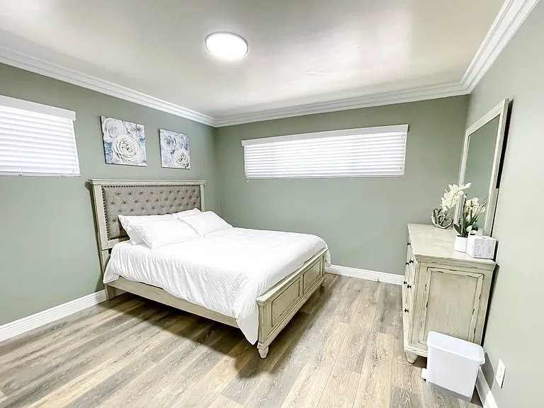 11362 Biscayne Blvd — Photo 12