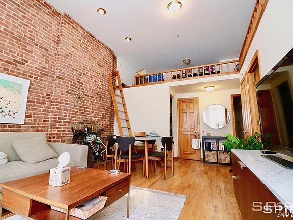 4th image of 133 W 74th St APT 1A