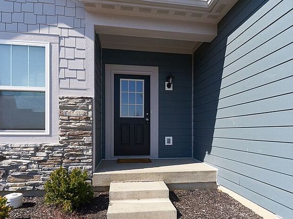 2nd image of 12163 Meyers Pl