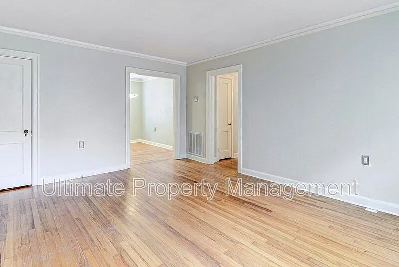 1 bed, 1.0 bath, 723 sqft, $1,245 — Photo 3
