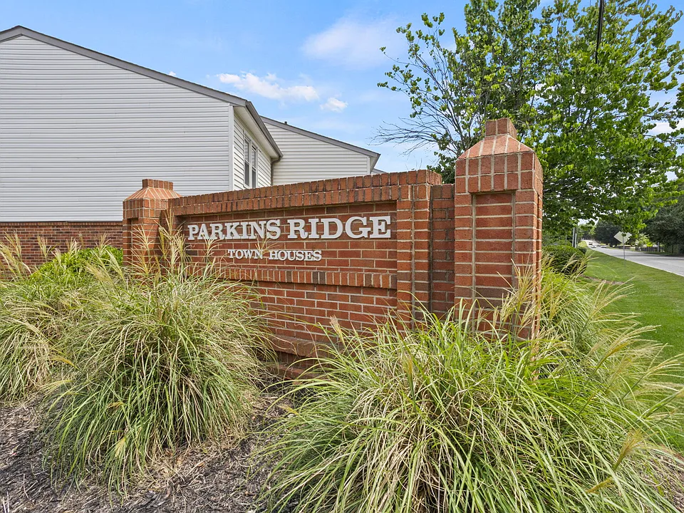 Parkins Ridge Town Houses