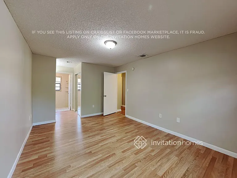 13641 Newport Mnr — Photo 7