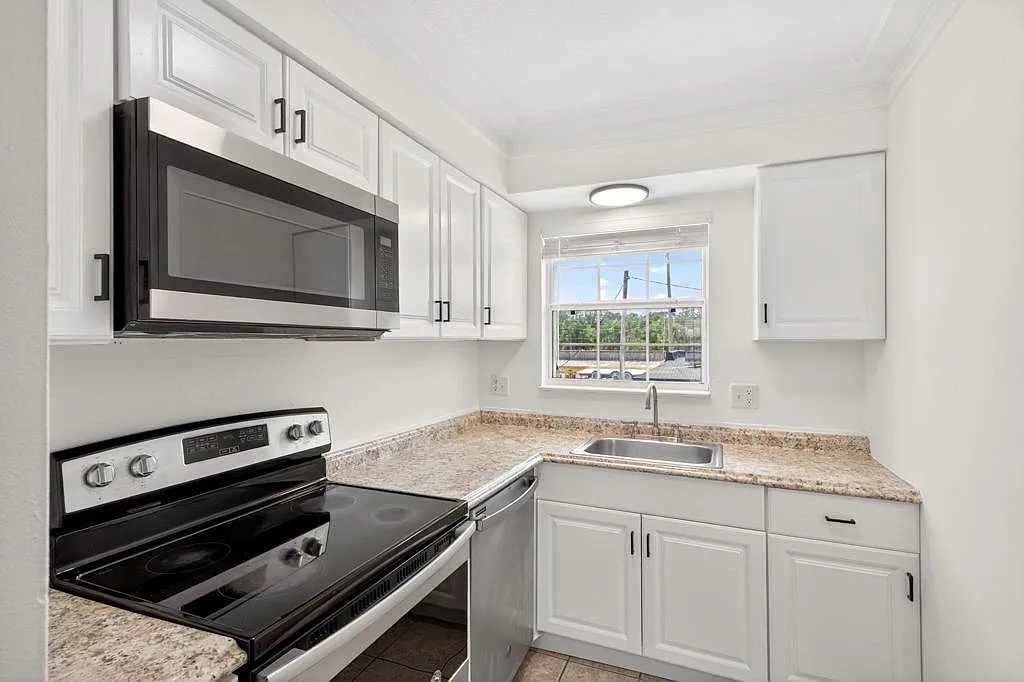 Charming 2-Bedroom Unit in Mount Dora, Florida — Photo 1