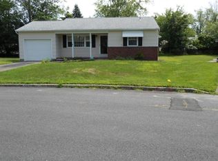 18 Sutherland Ct, Toms River, NJ 08757