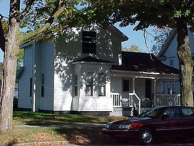 1st image of 214 2nd Ave