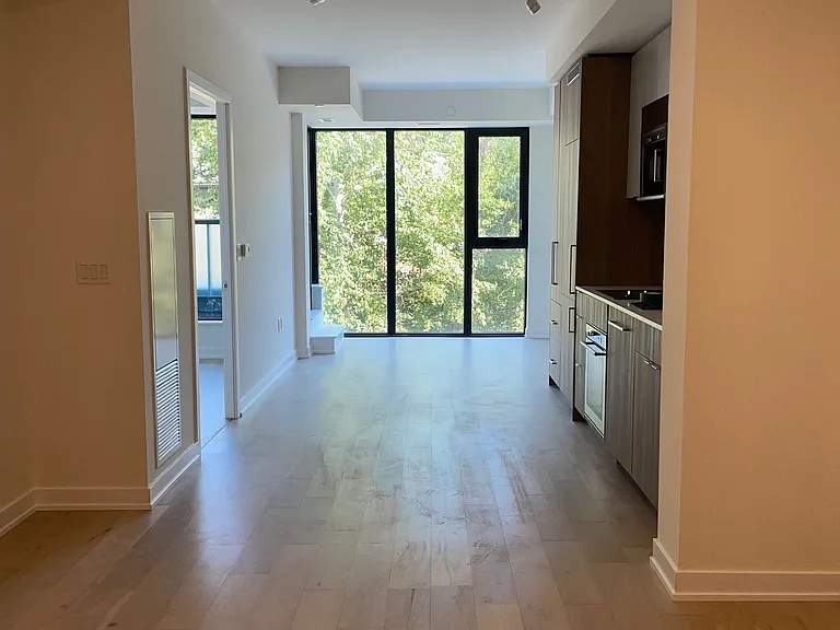 840 Saint Clair Ave W #401 — Photo 7