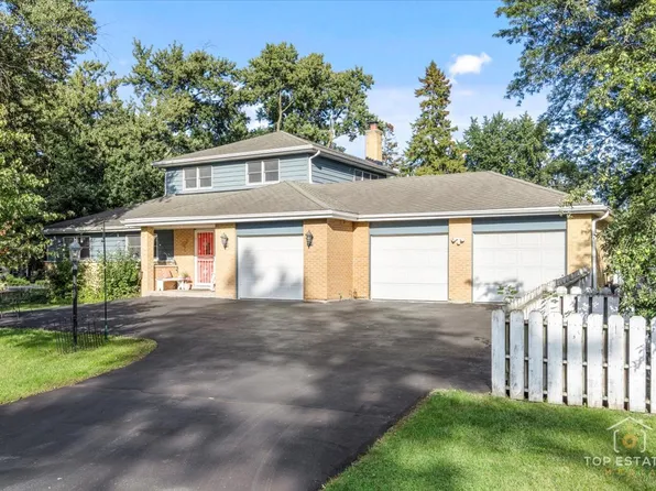 2 Marberry Dr, Prospect Heights, IL 60070