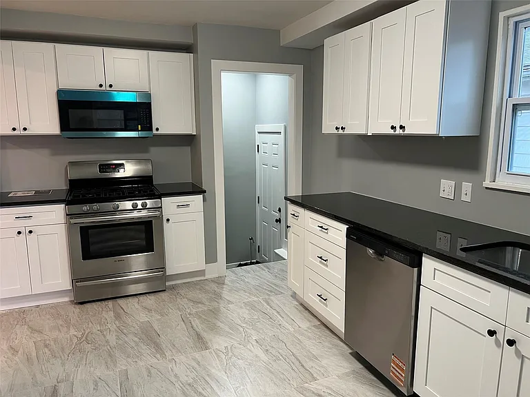 2802 Green Valley Dr — Photo 5
