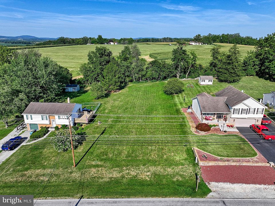 1st image of 32 Schofield Dr