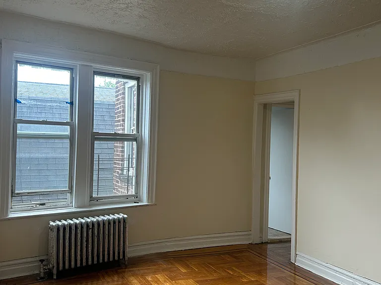 1922 Hobart Ave #27 — Photo 3