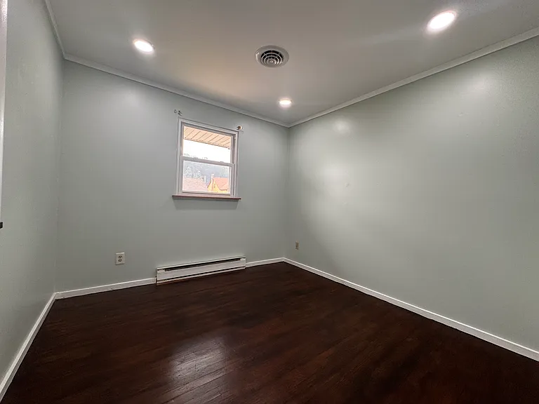 443 Bath Ave — Photo 31