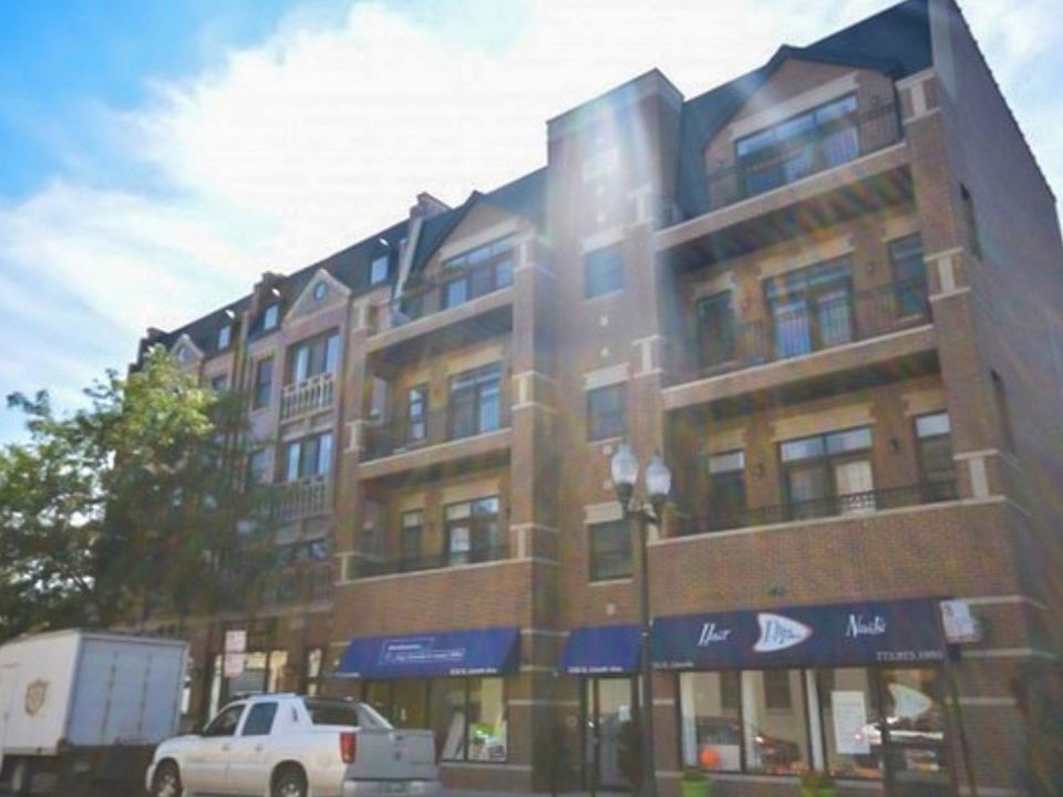1st image of 3726 N Lincoln Ave APT 2N