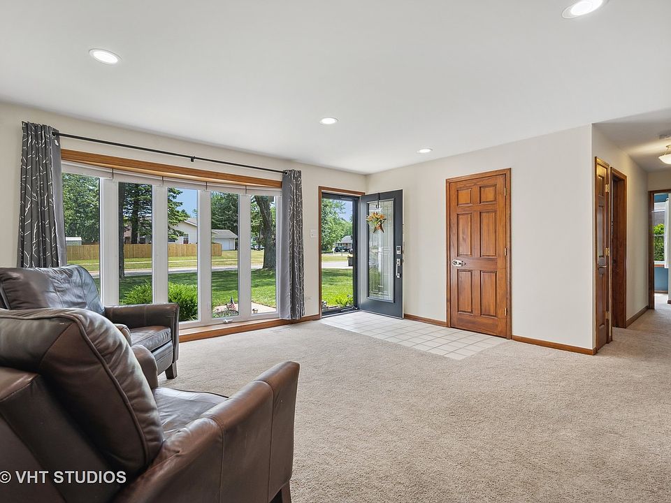 464 Hiawatha Dr, Carol Stream, IL 60188 Zillow