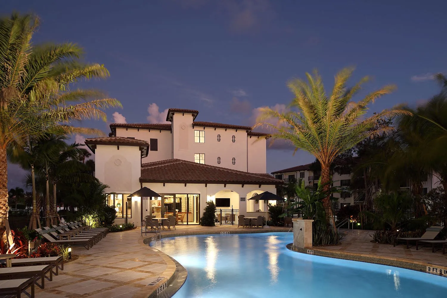 Azola West Palm Beach — Photo 1