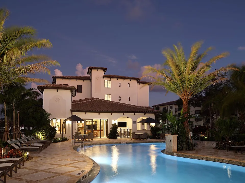 Azola West Palm Beach