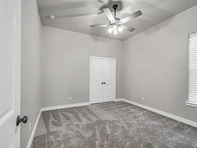 2405 Bastrop Ave — Photo 35