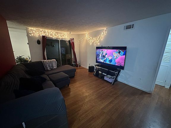 3rd image of 196 Scandia Cir APT 4