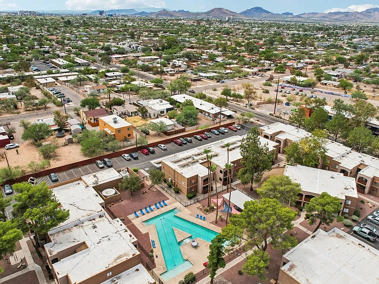 College Town Tucson- Near The U of A — Photo 27