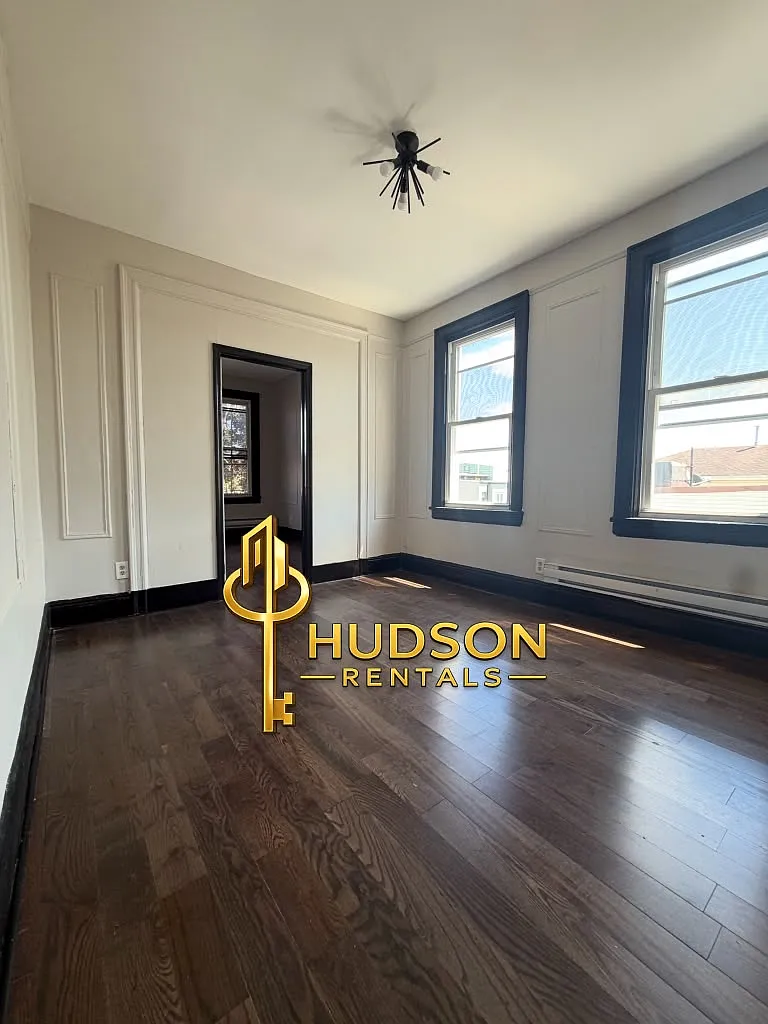 2 bed, 800 sqft, $1,895 — Photo 4