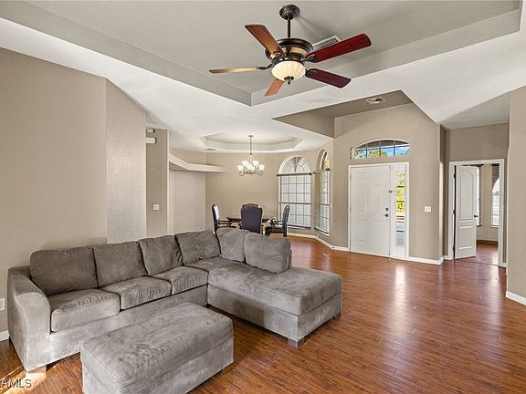 4th image of 319 Moore Ave
