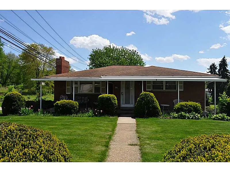 598 Sterling Dr photo 1