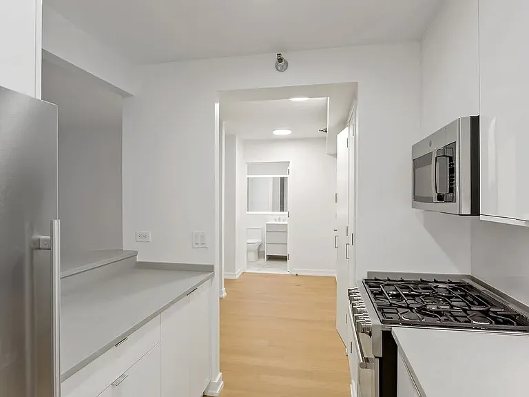 75 W End Ave #S7J — Photo 14