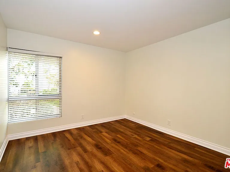 5950 Canterbury Dr #C212 — Photo 11