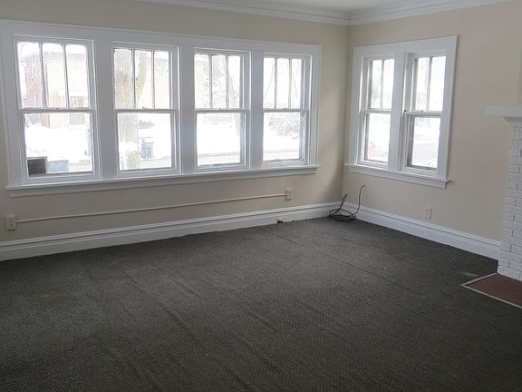 3rd image of 1014 Hickory St