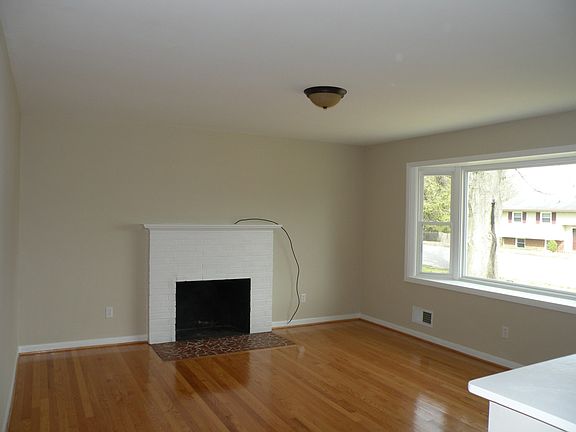 4th image of 3161 Shorthorn Dr SW