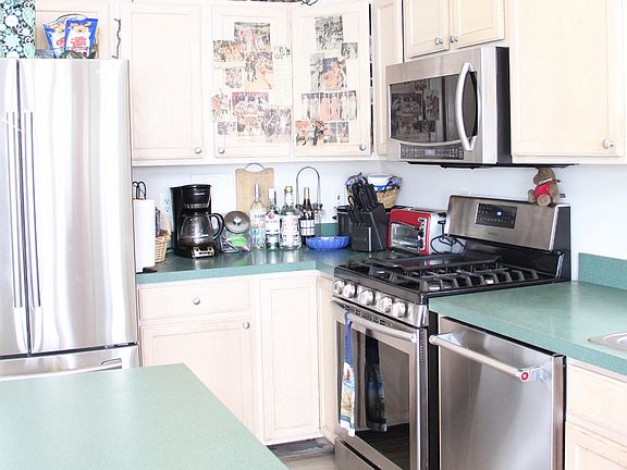 4th image of 1439 Haven Ave