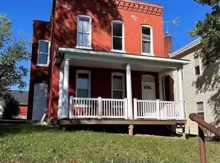 208 S 3rd St, De Soto, MO 63020