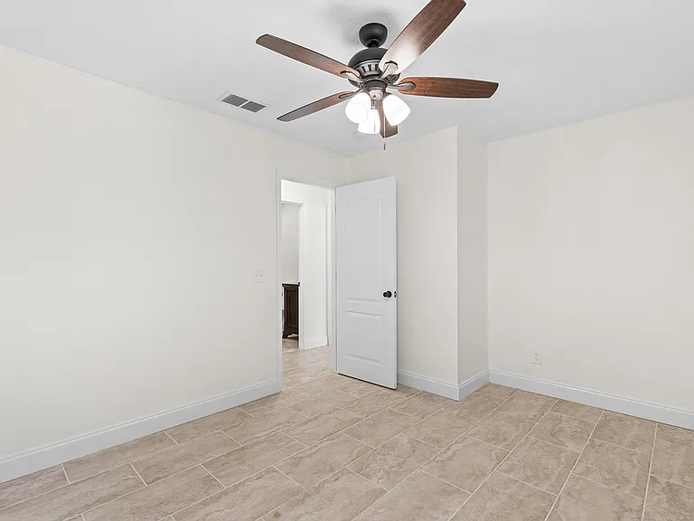 2141 SW Bayshore Blvd — Photo 19
