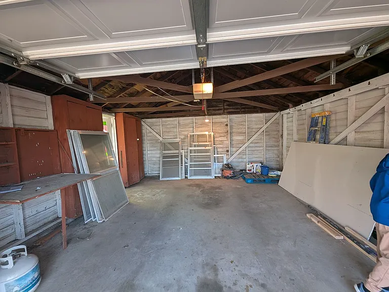 709 Pendleton Ave — Photo 30