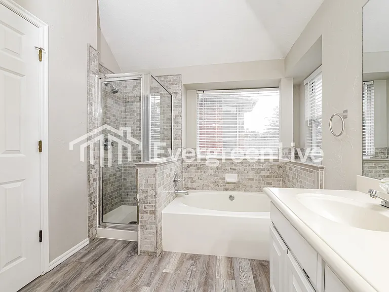 4904 Byron Cir — Photo 11