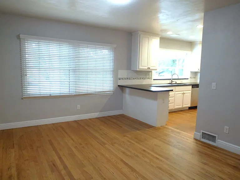 801 Washington St — Photo 5