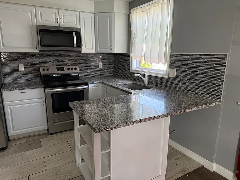 6301 Revere St — Photo 10