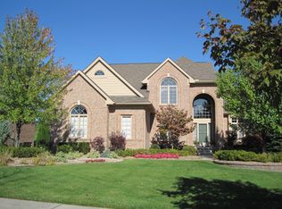 6791 Oakhurst Ridge Rd, Clarkston, MI 48348