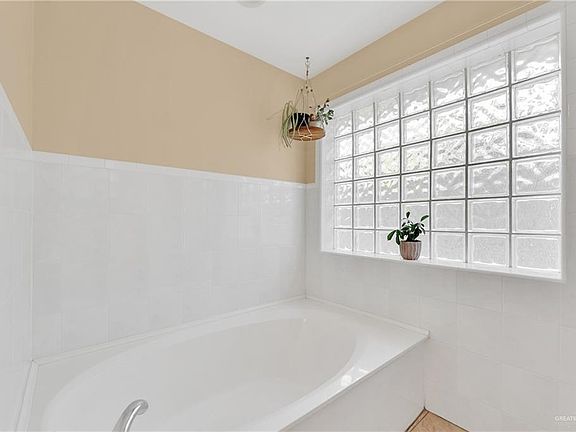 3rd image of 4409 N 28th St