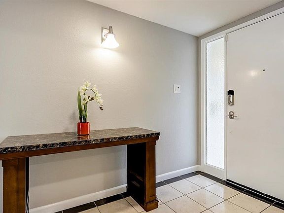 3rd image of 5877 Erskine Ct