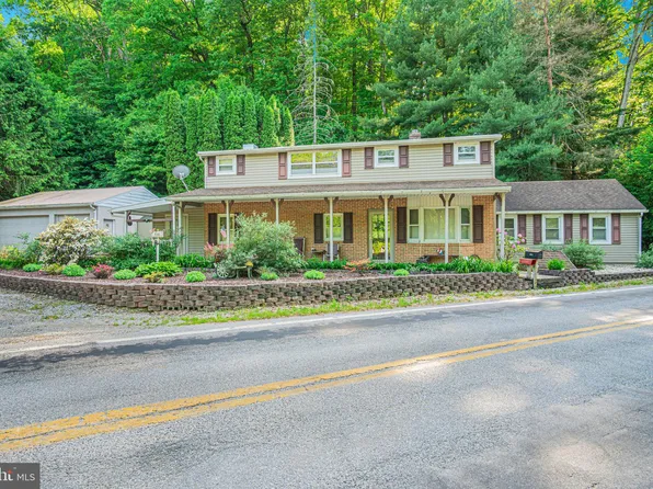 6381 Glatfelters Station Rd, Seven Valleys, PA 17360