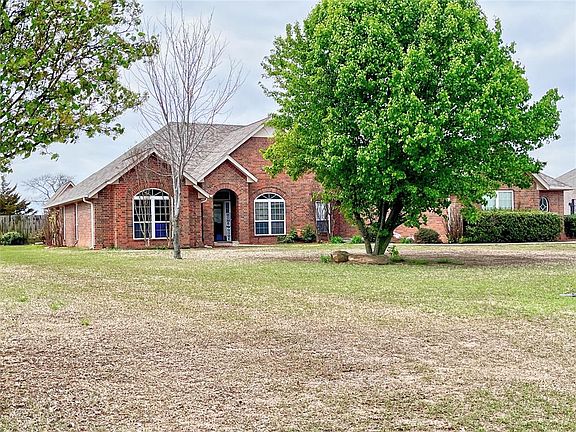 4th image of 44511 Kingsbury Ln