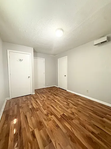 1911 Park Ave Photo 1