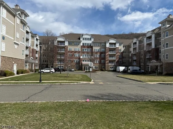 1118 Warrens Way, Wanaque, NJ 07465