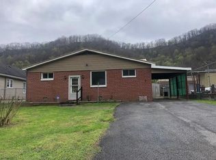 43 N Willow Ln, Prestonsburg, KY 41653